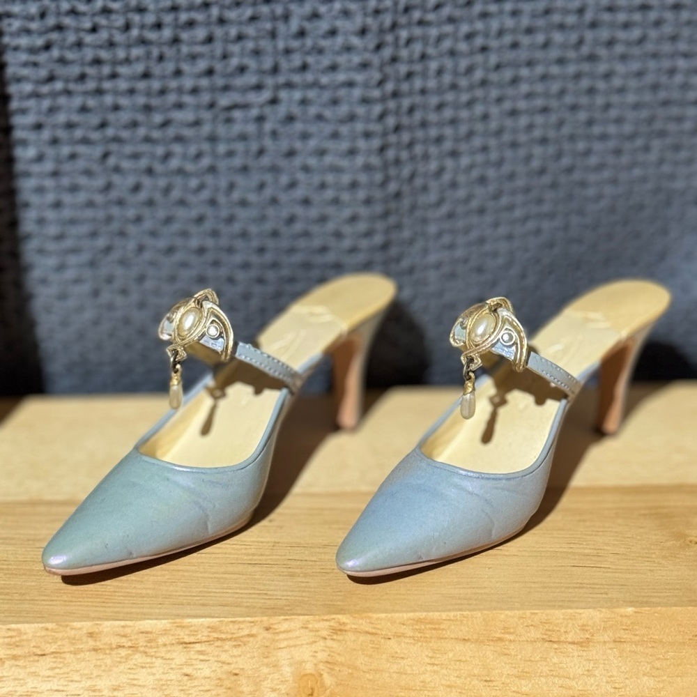Just The Right Shoe~Elegant Blue Iridescent Miniature Heel Figurine